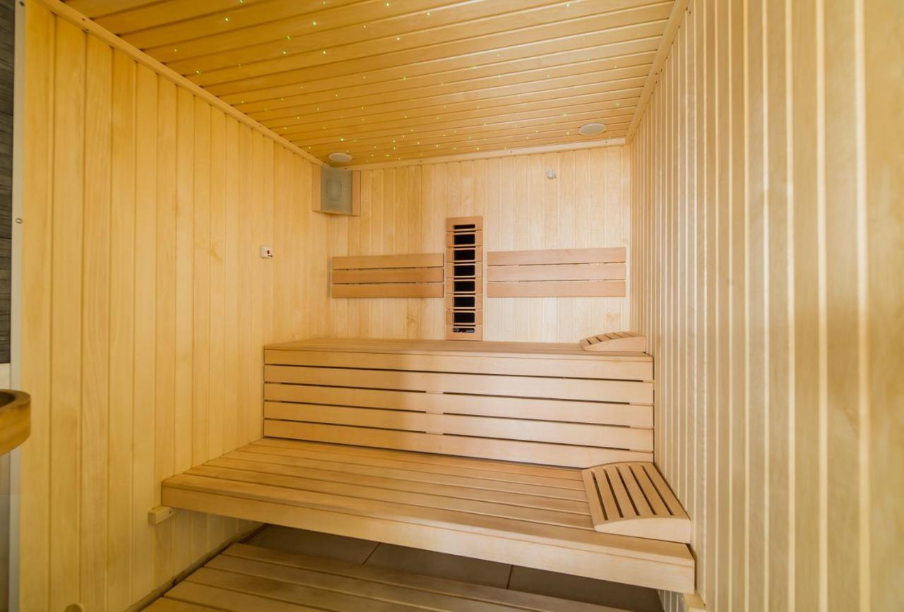 Summer Studio Spa N Pools Beach Resort Navodari Exterior photo